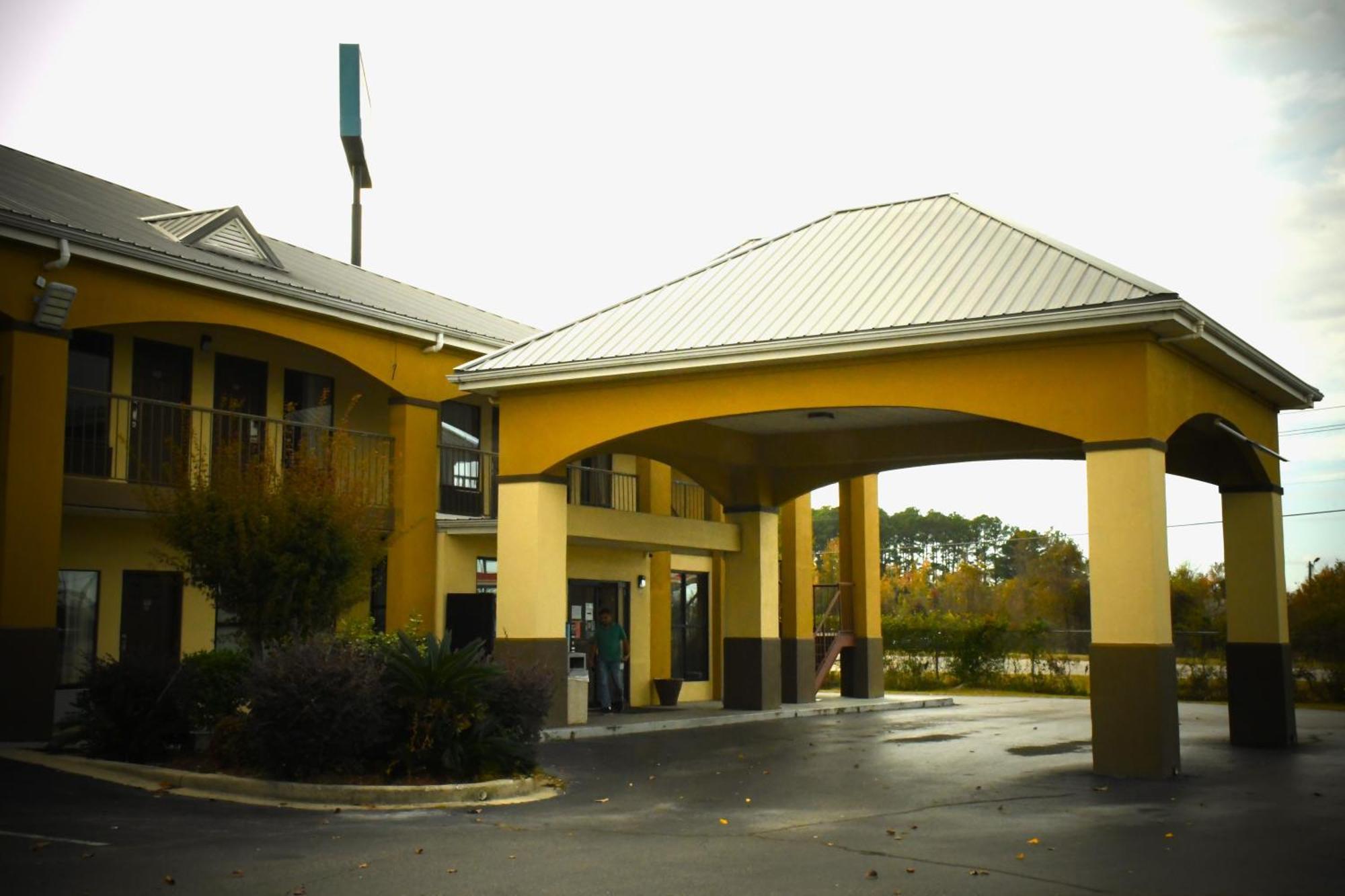 Florence Inn And Suites Екстериор снимка